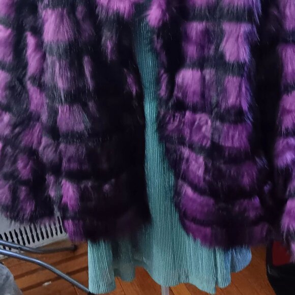 Step into the spotlight with this STUNNING purple & black never-worn faux fur! - Picture 7 of 11